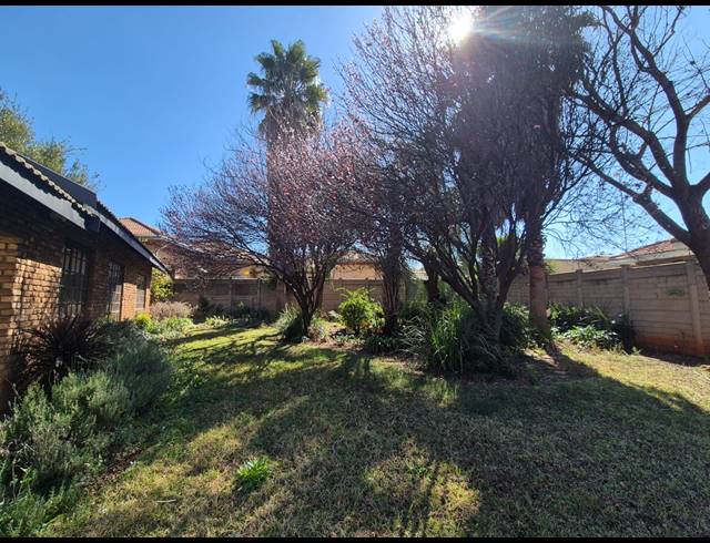 2 BEDROOM HOUSE FOR SALE IN VANDERBIJLPARK SE 4
